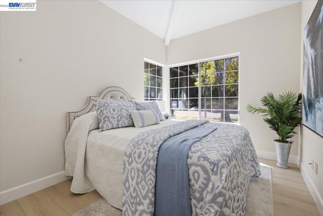 5579 Ridgewood Dr, Fremont, CA 94555
