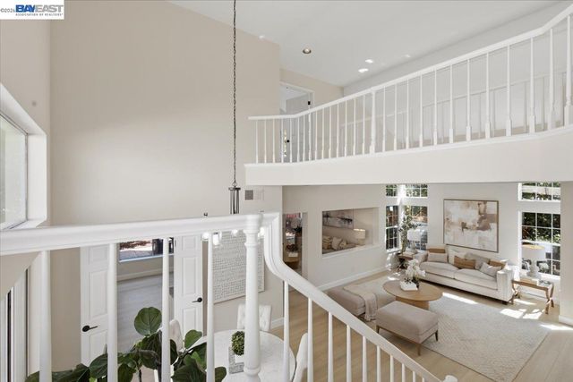 5579 Ridgewood Dr, Fremont, CA 94555