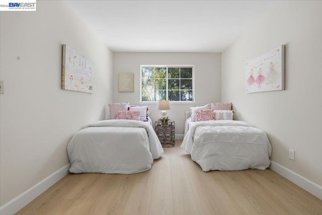 5579 Ridgewood Dr, Fremont, CA 94555