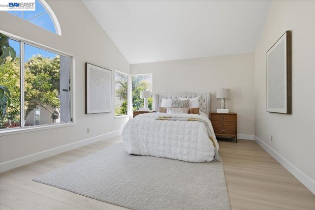 5579 Ridgewood Dr, Fremont, CA 94555