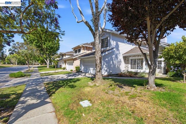 5579 Ridgewood Dr, Fremont, CA 94555