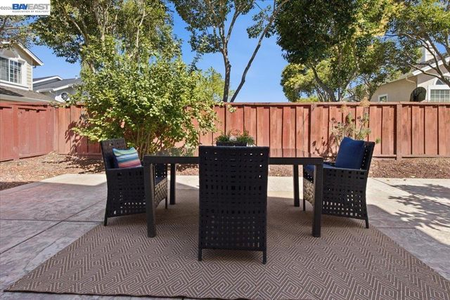 5579 Ridgewood Dr, Fremont, CA 94555