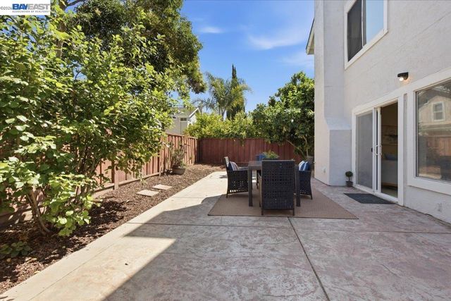 5579 Ridgewood Dr, Fremont, CA 94555