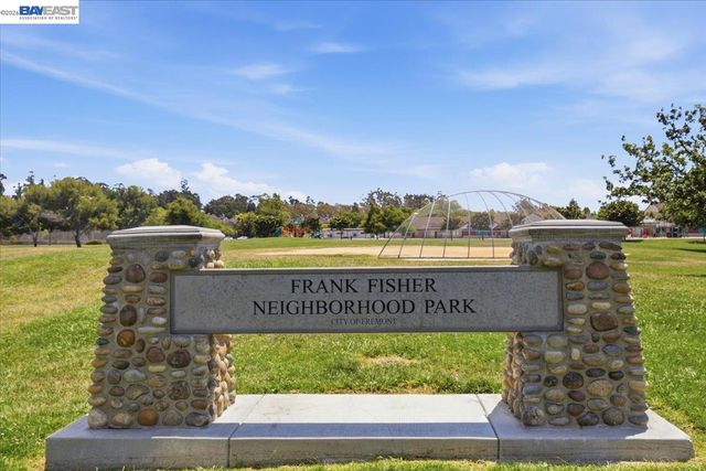 5579 Ridgewood Dr, Fremont, CA 94555