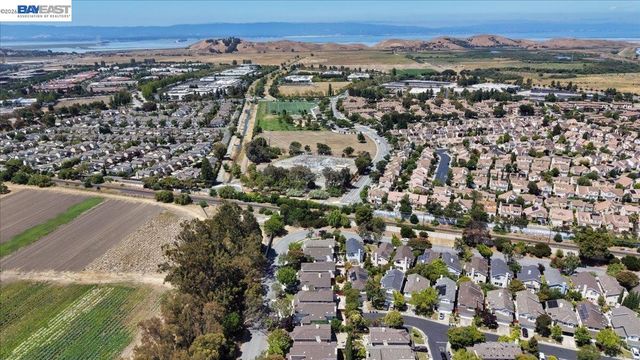 5579 Ridgewood Dr, Fremont, CA 94555