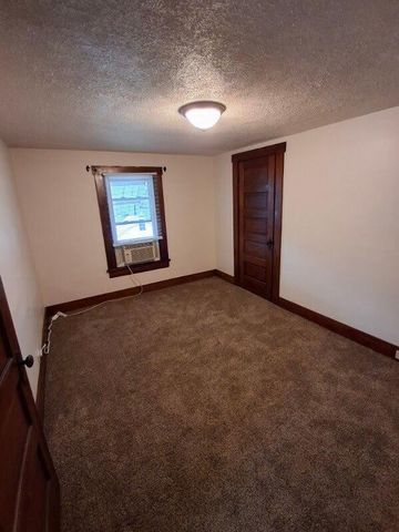 21 N Douglas Avenue 21 N Douglas Avenue, Springfield, OH 45503