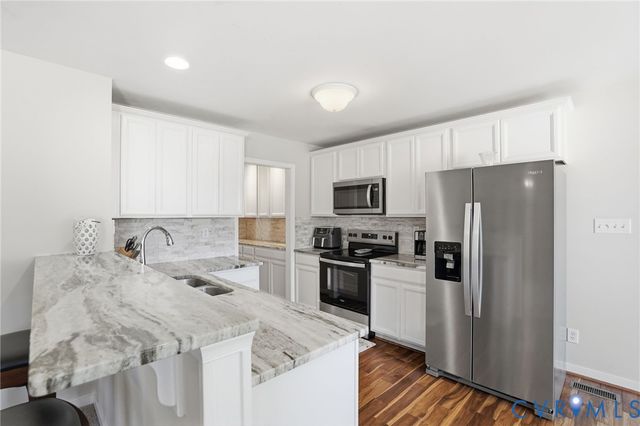 5927 Deerpath Dr, New Kent, VA 23124
