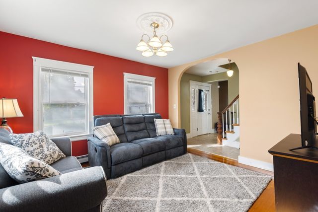 60 Mechanic St, Canton, MA 02021
