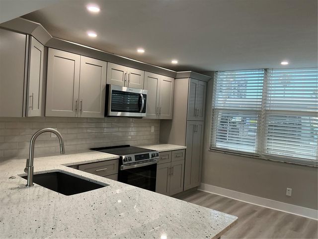 7645 SUN ISLAND DRIVE S 101, South Pasadena, FL 33707