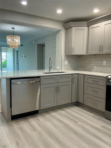 7645 SUN ISLAND DRIVE S 101, South Pasadena, FL 33707