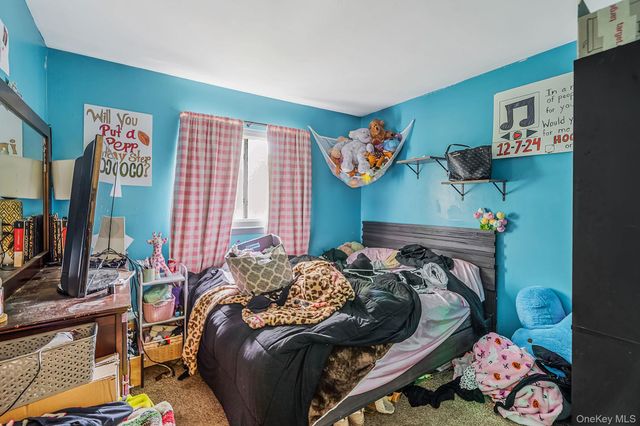 35 Franklin Avenue, Mastic, NY 11950