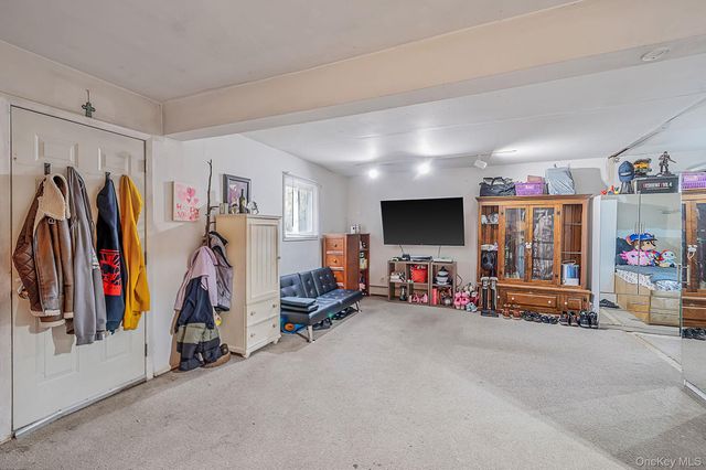 35 Franklin Avenue, Mastic, NY 11950