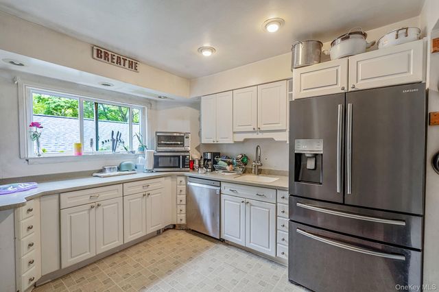 35 Franklin Avenue, Mastic, NY 11950