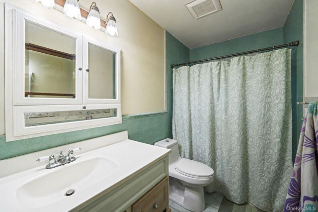 35 Franklin Avenue, Mastic, NY 11950