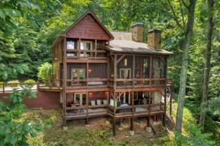 418 Lakeview Drive, Blue Ridge, GA 30513
