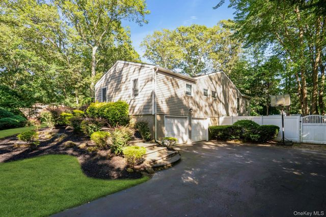 48 Randolph Drive, Dix Hills, NY 11746