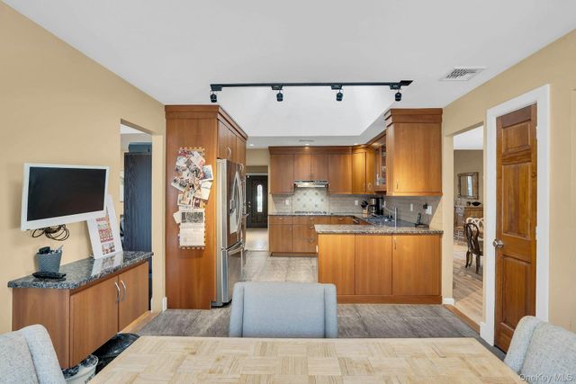 48 Randolph Drive, Dix Hills, NY 11746