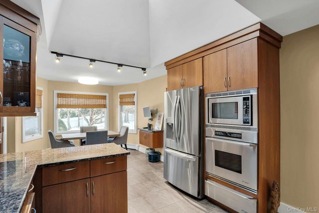 48 Randolph Drive, Dix Hills, NY 11746