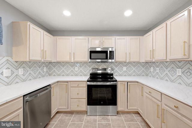 231 BENTLEY AVE, Winchester, VA 22602