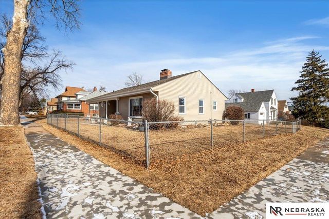 2303 N 60th Avenue, Omaha, NE 68104