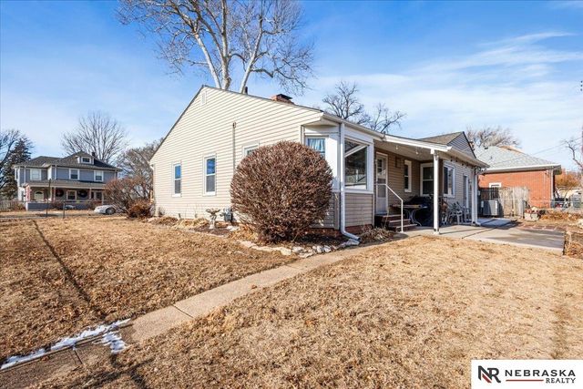 2303 N 60th Avenue, Omaha, NE 68104