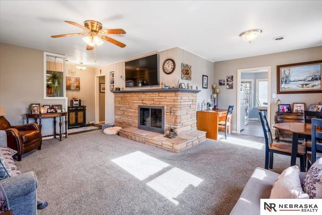 2303 N 60th Avenue, Omaha, NE 68104