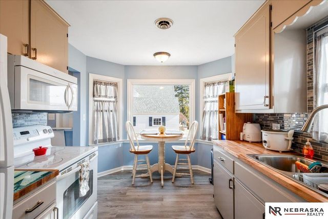 2303 N 60th Avenue, Omaha, NE 68104