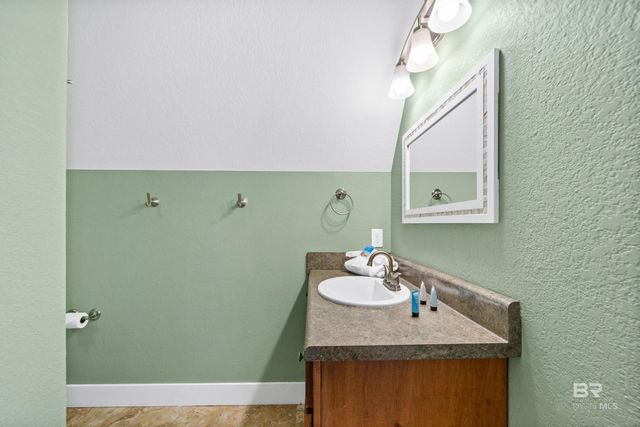 450 S Breakers Lane, Gulf Shores, AL 36542