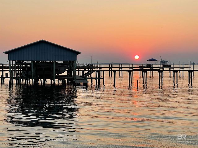 450 S Breakers Lane, Gulf Shores, AL 36542