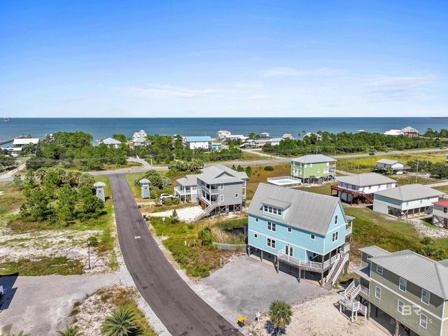 450 S Breakers Lane, Gulf Shores, AL 36542