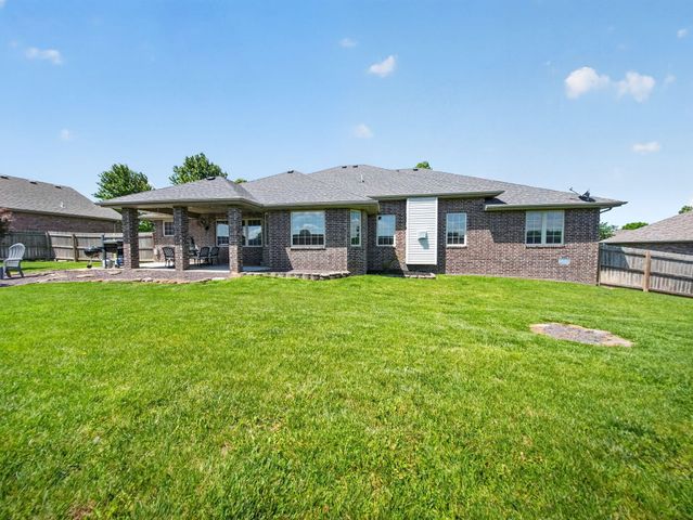 1010 N 23rd Avenue, Ozark, MO 65721