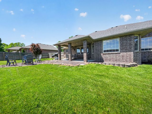 1010 N 23rd Avenue, Ozark, MO 65721