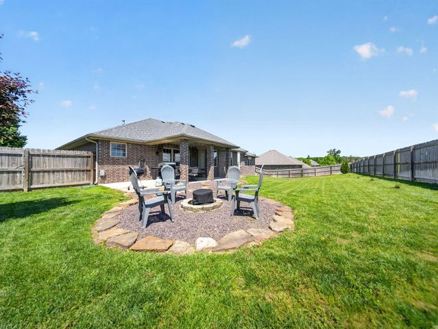 1010 N 23rd Avenue, Ozark, MO 65721