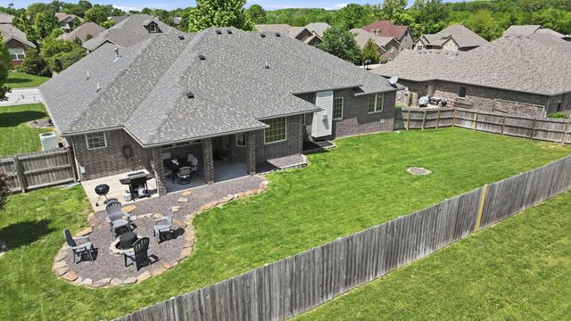 1010 N 23rd Avenue, Ozark, MO 65721
