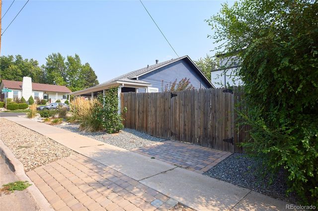2901 S Sherman Street, Englewood, CO 80113