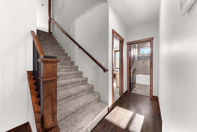 60829 Westview Dr, Nine Mile Falls, WA 99026