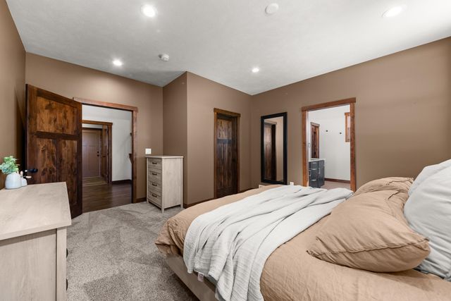 60829 Westview Dr, Nine Mile Falls, WA 99026