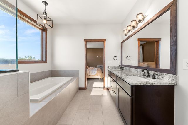 60829 Westview Dr, Nine Mile Falls, WA 99026