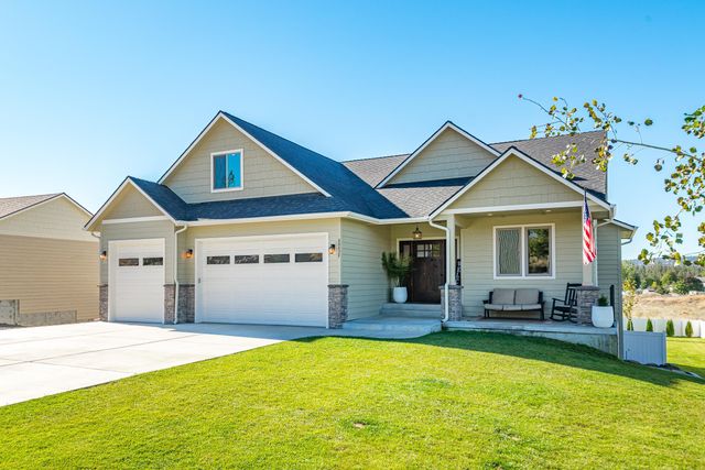 60829 Westview Dr, Nine Mile Falls, WA 99026