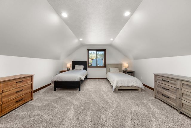 60829 Westview Dr, Nine Mile Falls, WA 99026
