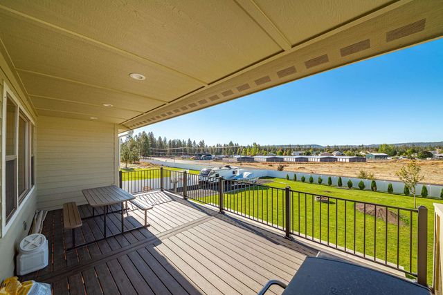 60829 Westview Dr, Nine Mile Falls, WA 99026
