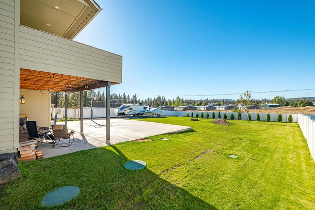 60829 Westview Dr, Nine Mile Falls, WA 99026
