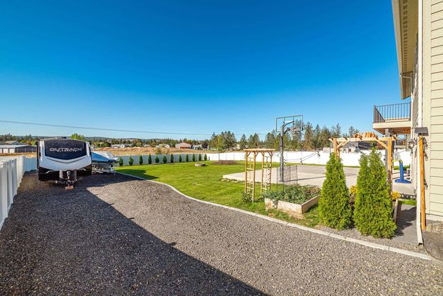 60829 Westview Dr, Nine Mile Falls, WA 99026