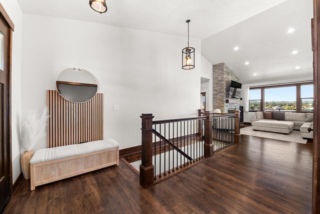 60829 Westview Dr, Nine Mile Falls, WA 99026