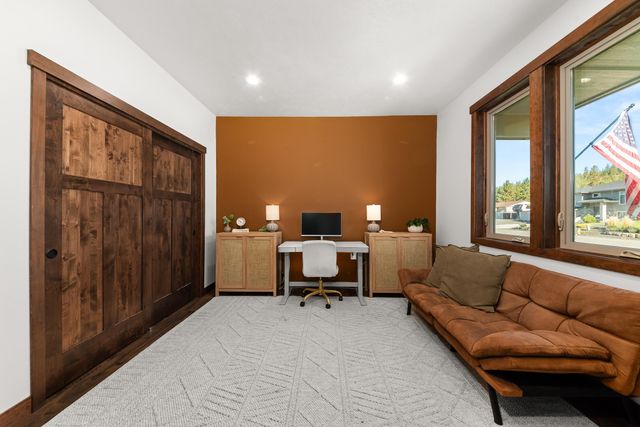 60829 Westview Dr, Nine Mile Falls, WA 99026