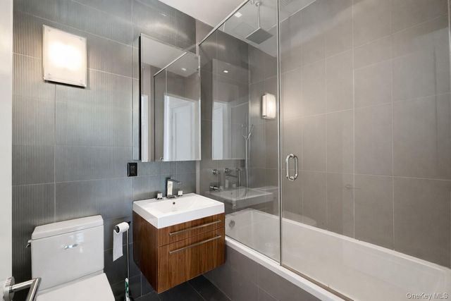 2626 Jackson Avenue 1001, Long Island City, NY 11101