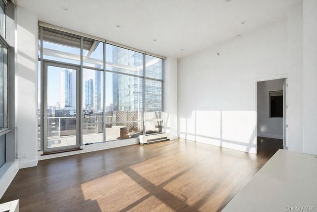 2626 Jackson Avenue 1001, Long Island City, NY 11101