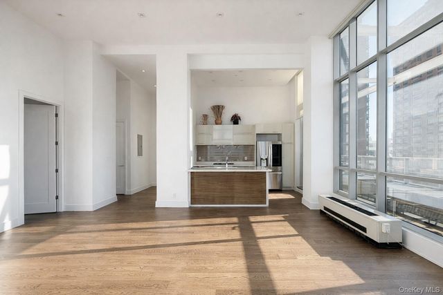 2626 Jackson Avenue 1001, Long Island City, NY 11101