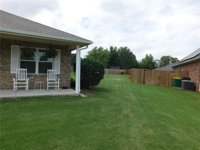 206 W Cedar Brook Place, Farmington, AR 72730