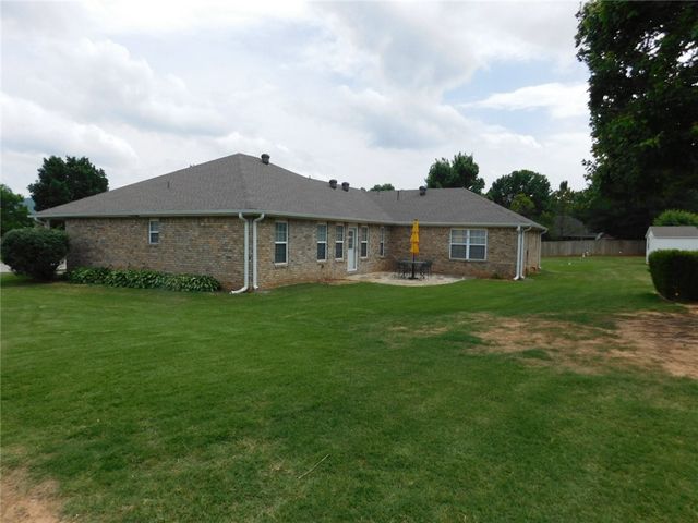 206 W Cedar Brook Place, Farmington, AR 72730